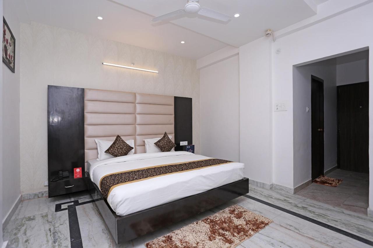 Capital O 10060 Hotel The Leaf Lucknow Exterior foto